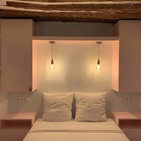Appartement Charming Saint Germain Pres Rue De Ciseaux Paris