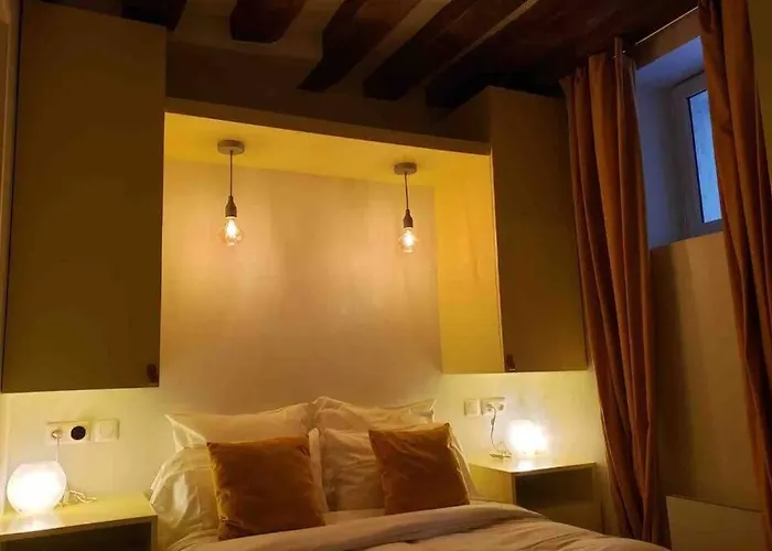 Charming Saint Germain Pres Rue De Ciseaux