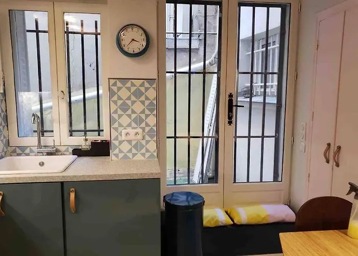 Charming Saint Germain Pres Rue De Ciseaux Paris