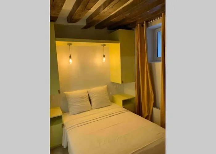 Apartment Charming Saint Germain Pres Rue De Ciseaux Paris