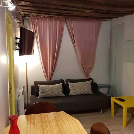 Apartment Charming Saint Germain Pres Rue De Ciseaux Paris