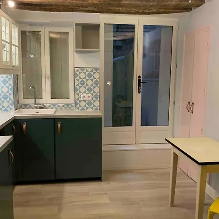 Charming Saint Germain Pres Rue De Ciseaux Apartment