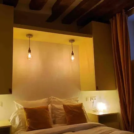 Charming Saint Germain Pres Rue De Ciseaux Apartment *