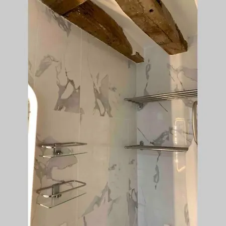 Charming Saint Germain Pres Rue De Ciseaux Apartment Paris
